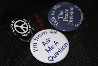 peace buttons apa 2005